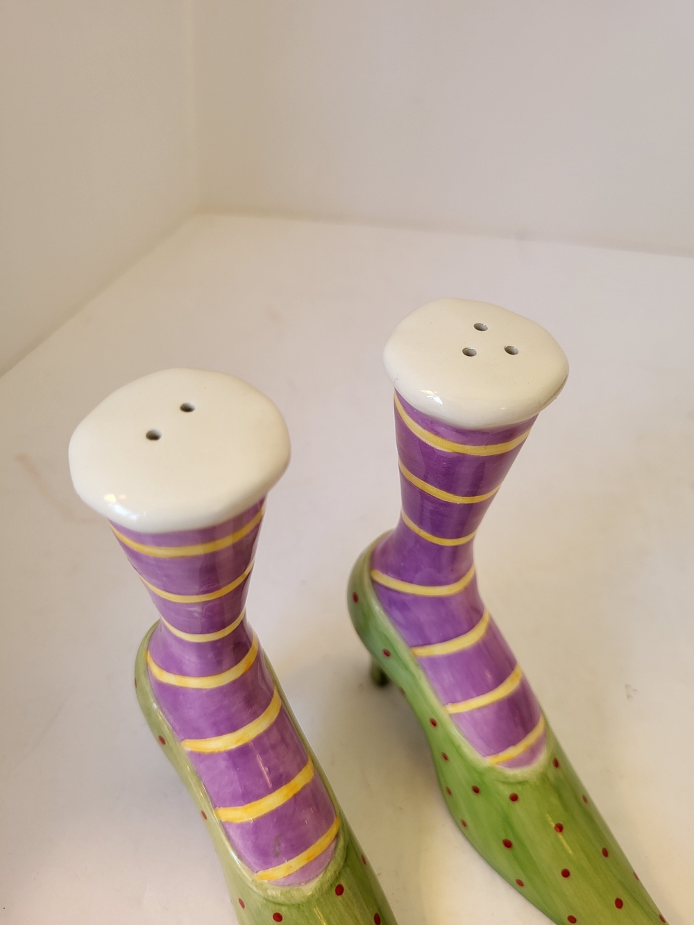 Y2K Krinkles Collection Patience Brewster Witches Shoes Salt & Pepper Shakers - Picture 2 of 6